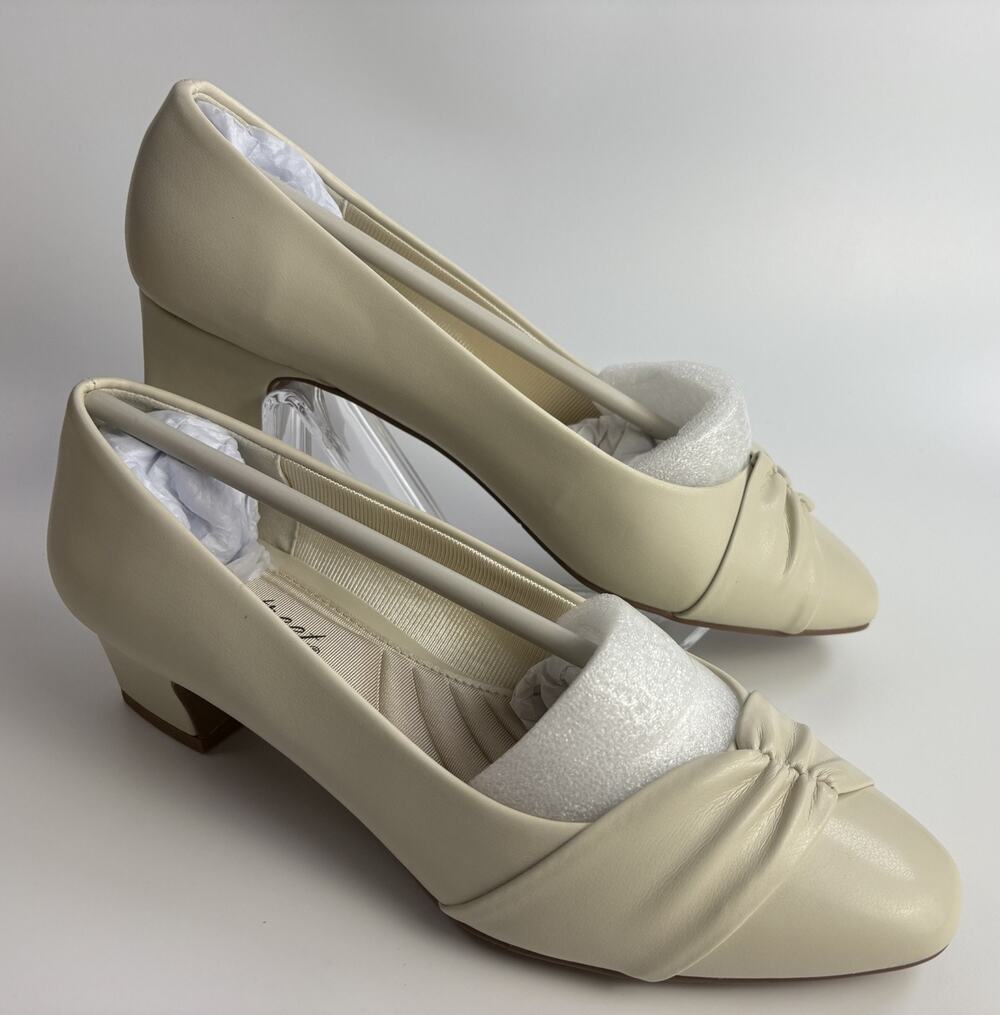 Easy Street Lyanna Bone Almond Toe Block Heel Pumps Women's Size 8.5 Wide